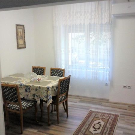 Apartman Veljic Ni Exteriör bild